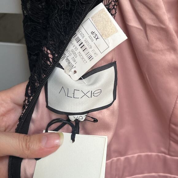 NWT Alexis Beverly Lace Panel Midi Dress in Black Size XS - Picture 6 of 8